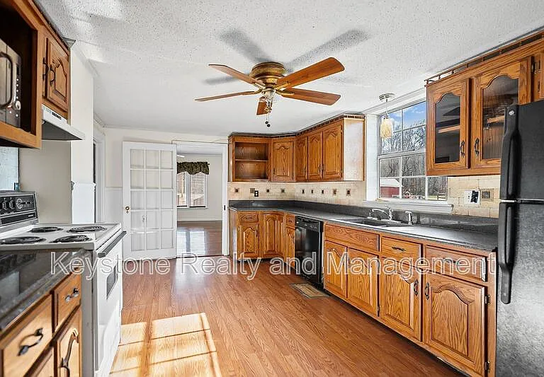 1340 Donelson Pkwy — Photo 6