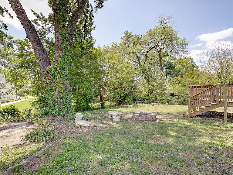 6417 Kaine Dr — Photo 41