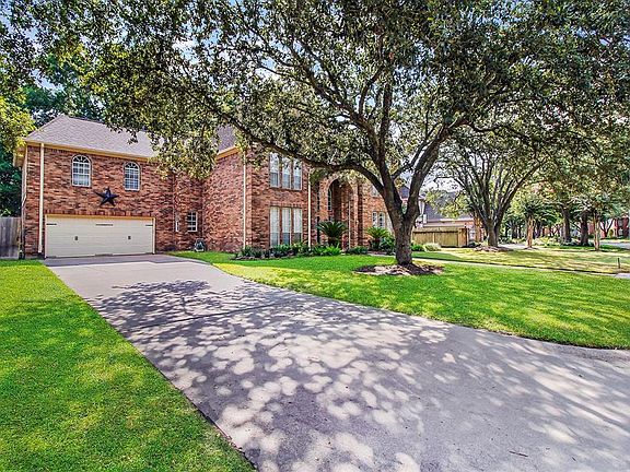 3rd image of 1807 Hickory Chase Dr