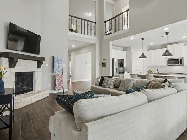 5621 Salt Springs Dr, Fort Worth, TX 76179