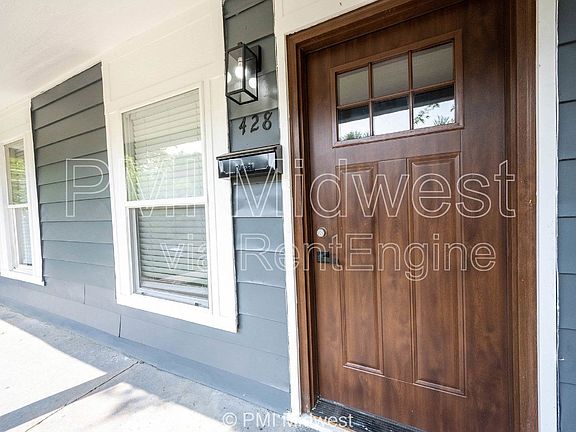 3rd image of 428 N Bradley Ave