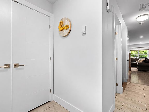 3rd image of 29 Concorde Way