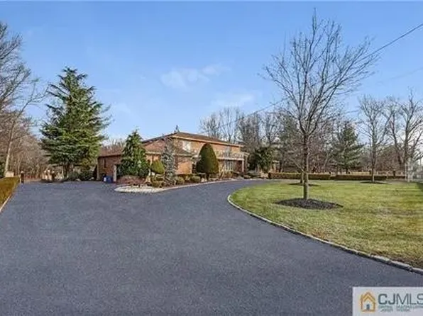 555 Spotswood Englishtown Rd, Monroe Township, NJ 08831