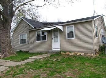 1st image of 704 Gordon St
