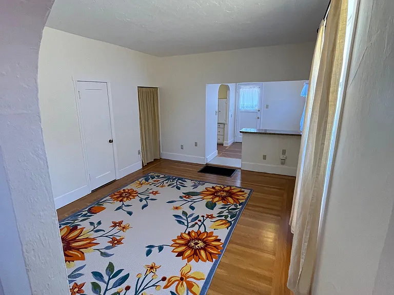 2230 Pacific Ave — Photo 7