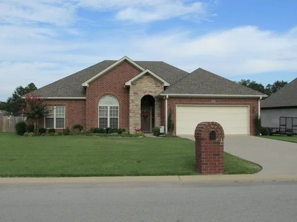 916 Gloucester Dr, Jonesboro, AR 72401