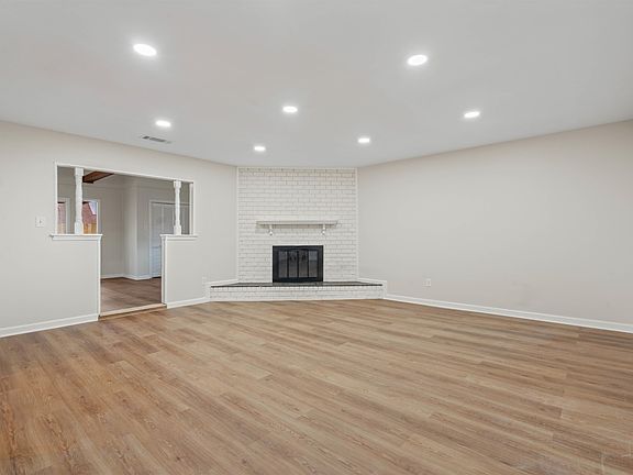 3rd image of 3442 Dawnridge Dr