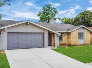 10131 Kent Towne Ln, Sugar Land, TX 77498