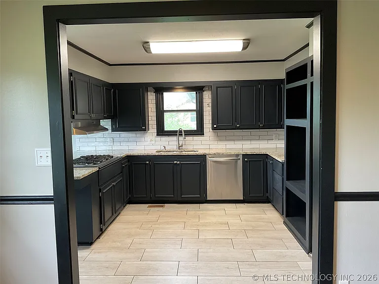 564 S 87th East Ave — Photo 6