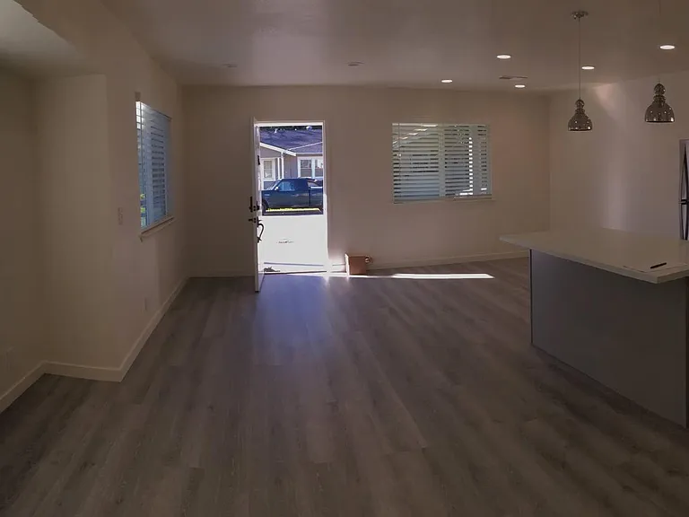 374 Raymond Ave — Photo 15