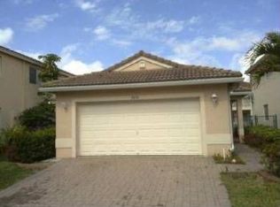 2030 Little Torch St, Riviera Beach, FL 33407