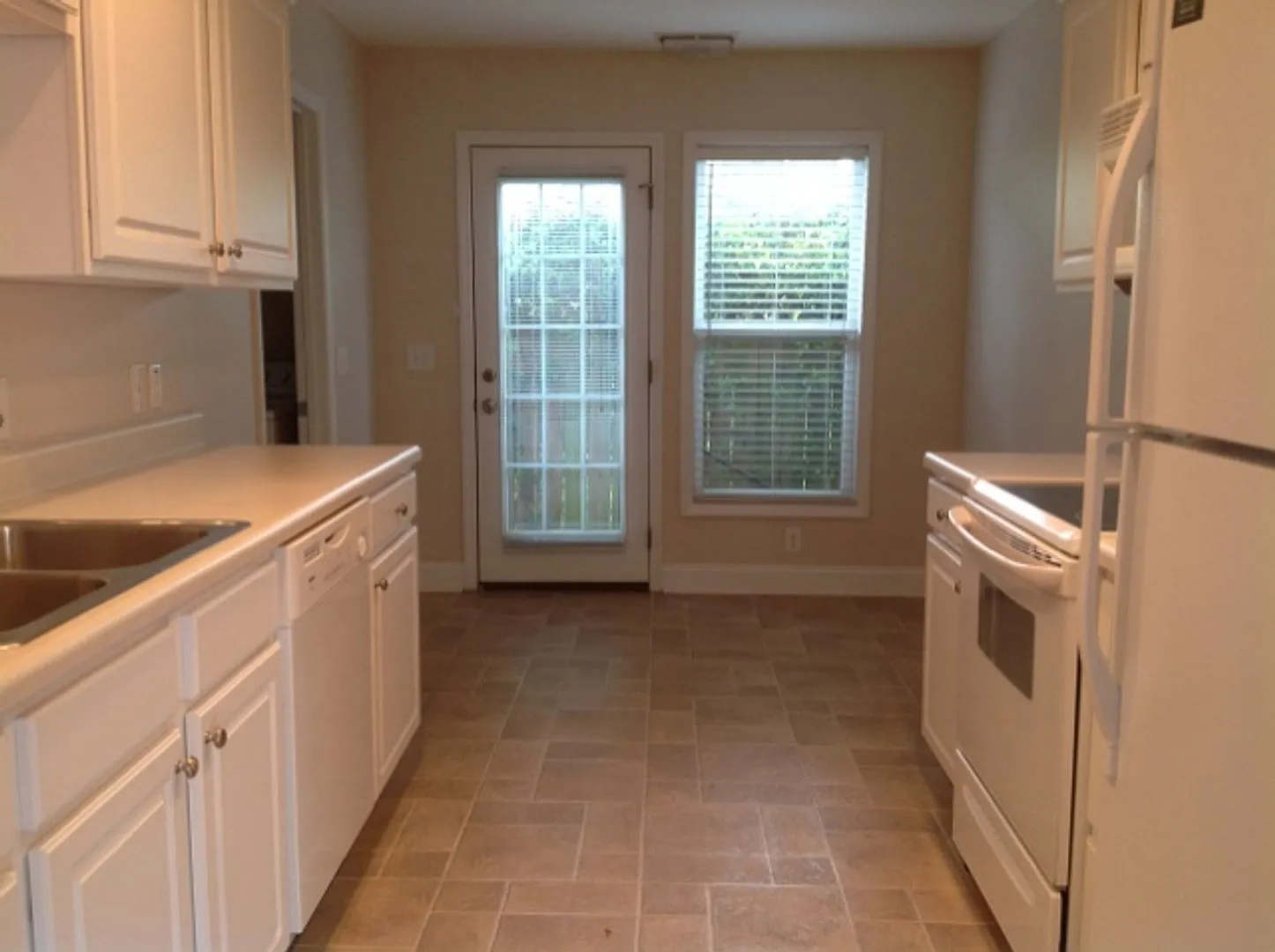 Cute 2 bedroom, 2 bath cottage — Photo 4