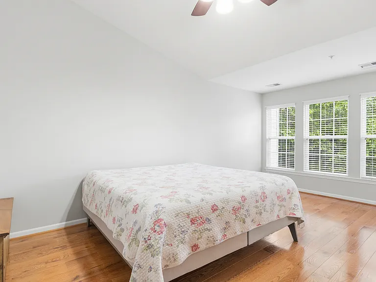 2236 Ivy Ln #5 — Photo 14