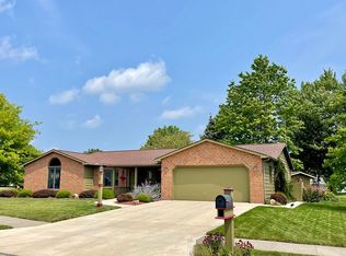 506 N Shore Ct, Columbia City, IN