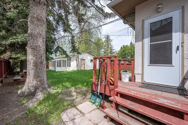 2223 35th St SW — Photo 24