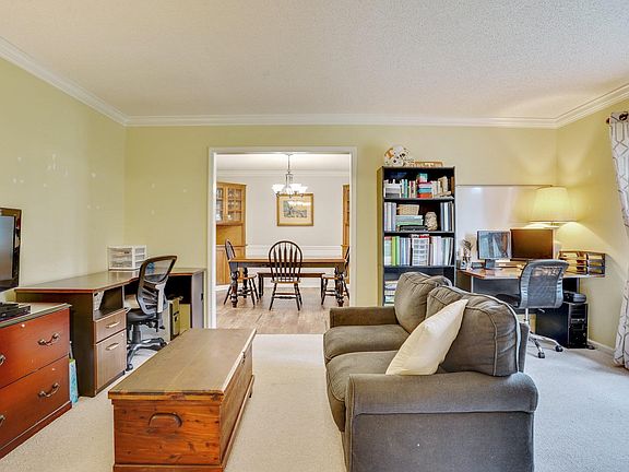 4th image of 3244 Beaumont Dr