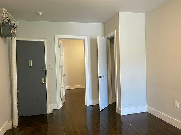 4th image of 235 E 111th St APT 9