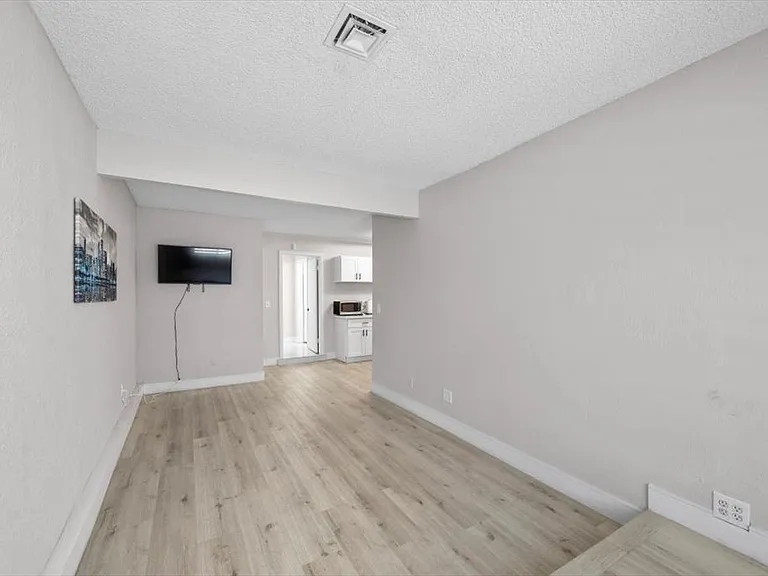 3618 Redwood St — Photo 17