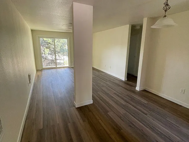 13410 SE Powell Blvd #9 — Photo 4