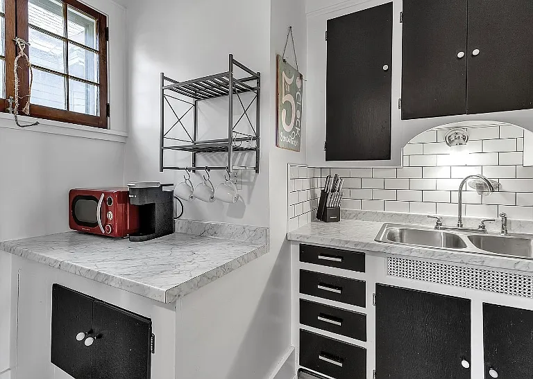 417 W Delavan Ave #2 — Photo 6