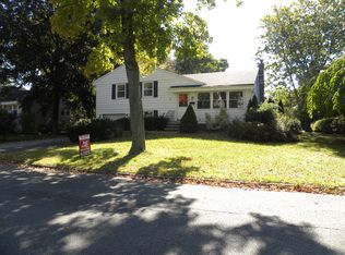 38 Linden Rd, Ho Ho Kus, NJ 07423