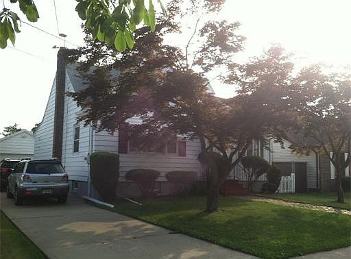 2nd image of 123 Carteret Ave