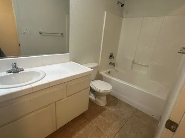 5413 Coastal Wind St, Bakersfield, CA 93312