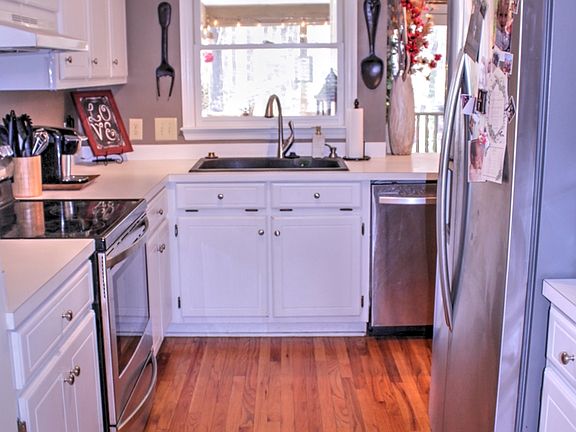 3rd image of 3624 Sunningdale Way