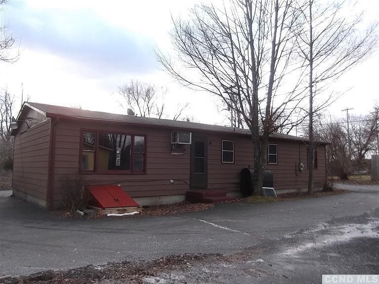 2nd image of 122 Jefferson Hts