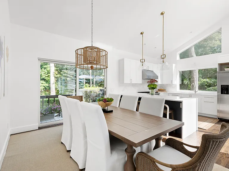 570 Sag Harbor Tpke — Photo 11