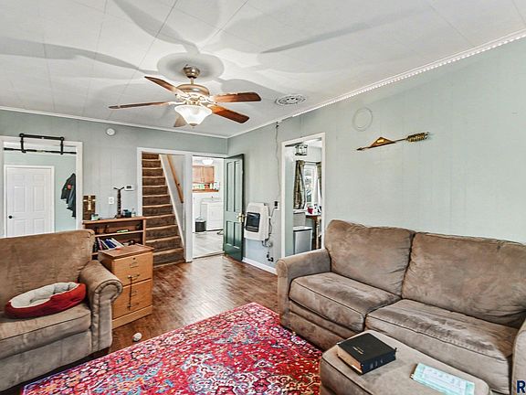 4th image of 208 S 3rd St Street