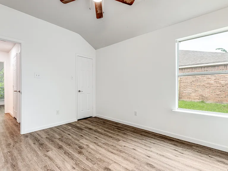 311 Charleston Dr — Photo 19