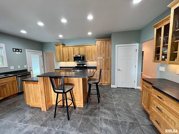3rd image of 473 Juniper Ln