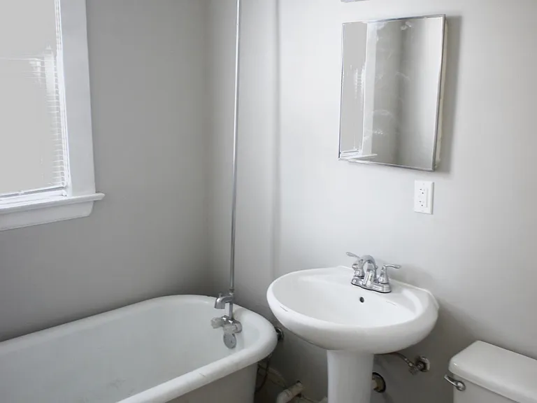 960 27th Ave NE #2 — Photo 12