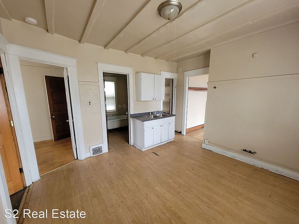 2nd image of 1547 S Cesar E Chavez Dr #10937658