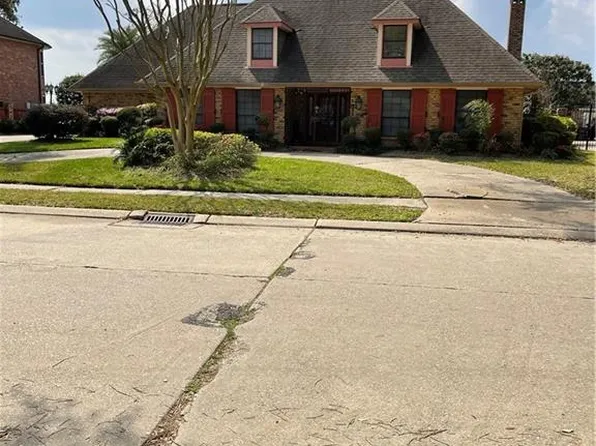 5980 Winchester Park Dr, New Orleans, LA 70128