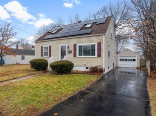 14 Rockwood Rd, Hamden, CT 06514