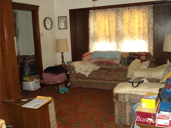 3rd image of 108 Williams St