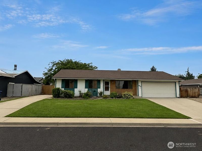 2nd image of 908 N Elliot Avenue