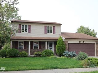 33121 Tall Pine Ct, Chesterfield, MI 48047