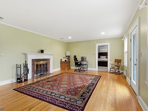 3rd image of 1 Old Mill Rd