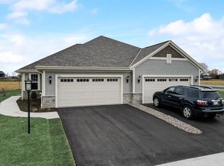 1456 Sandhill Rdg #501, Mukwonago, WI 53149