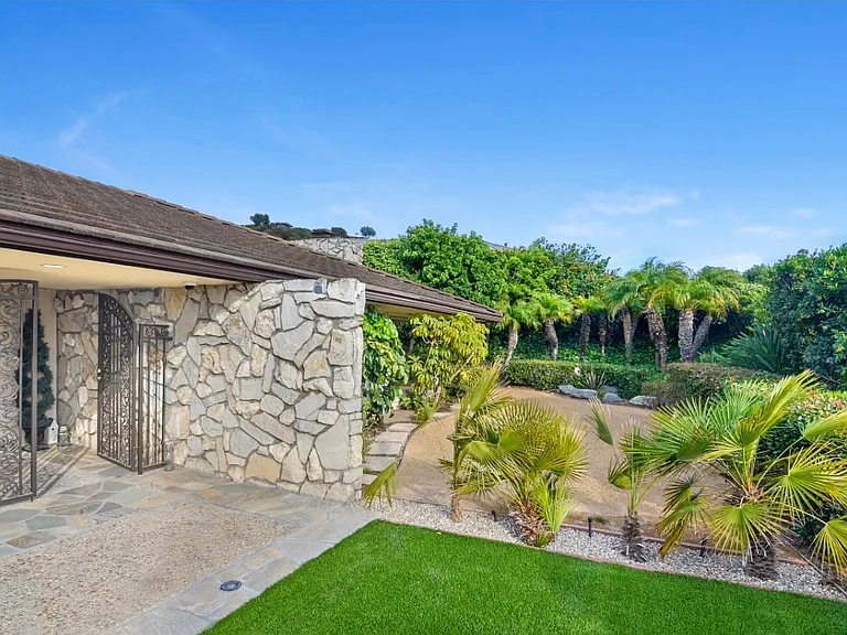 32722 Seven Seas Dr — Photo 39
