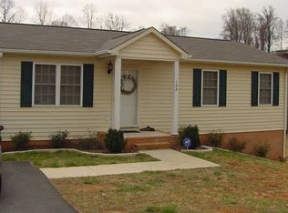 108 Pebble Rd, Martinsville, VA 24112