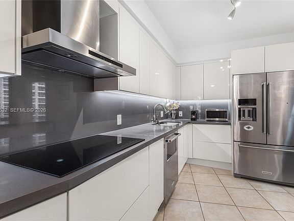 3rd image of 20281 E Country Club Dr APT 510