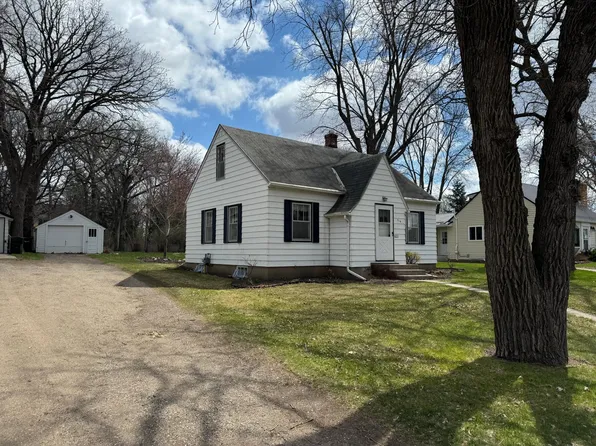 518 N Burlington Ave, Fergus Falls, MN 56537