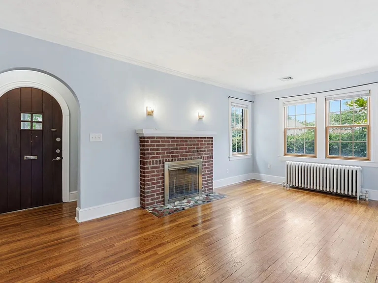 812 S Glebe Rd — Photo 3