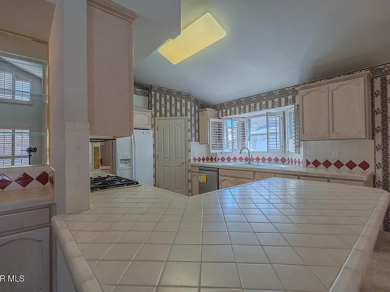 2066 Paseo Del Prado Dr — Photo 14