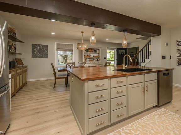 4th image of 2108 Devonshire Dr NW