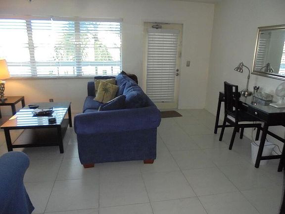 4th image of 3069 Yarmouth Dr #D